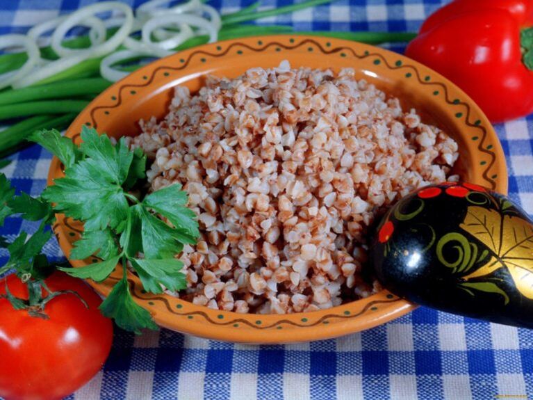 trigo sarraceno cocido e tomates para adelgazar